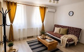 Pomiculturii 4 - Modern 1BR with Balcony